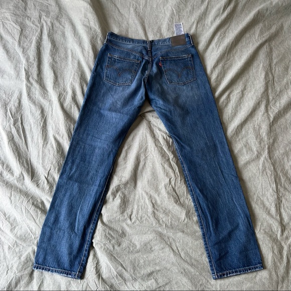 Medium Wash Levi’s Jeans - Picture 4 of 7